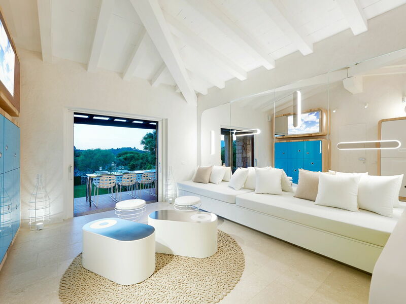 Accommodation:&nbsp;House Boat Medium 733.1