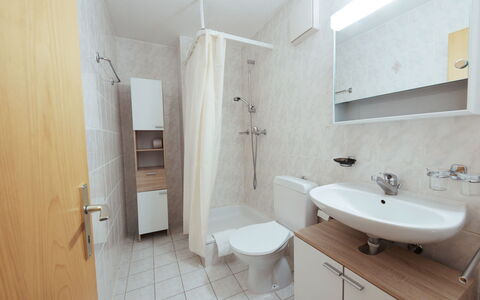 Thyon-Les Collons 634: Sink, Tap, Bathroom Sink, Plumbing Fixture, Mirror, Property, Bathroom, Interior Design, Bathroom Cabinet
