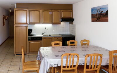 Accommodation:&nbsp;Sérandes 9 634.3