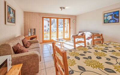 Accommodation:&nbsp;Sérandes 18 634.4