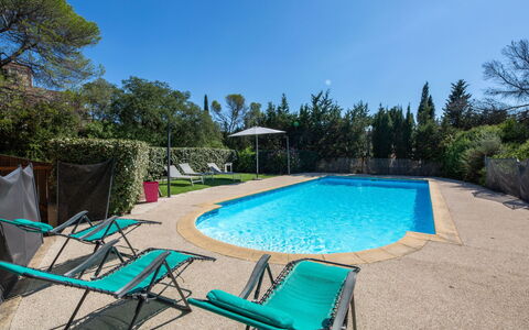 Alsabreizh: Water, Sky, Plant, Swimming Pool, Shade, Outdoor Furniture, Tree, Chair, Leisure, Building
