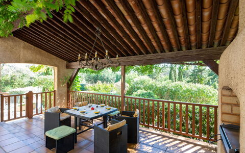 Alsabreizh: Table, Property, Wood, Plant, Shade, Interior Design, Outdoor Furniture, Tree, Cottage, Leisure