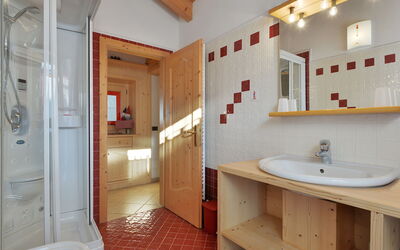 Accommodation:&nbsp;Maura 654.1
