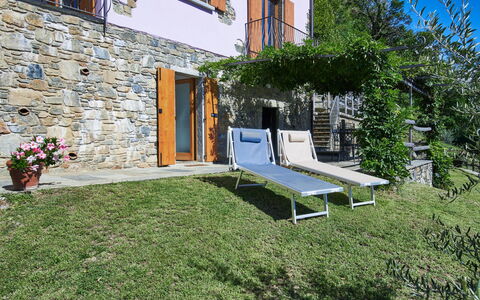 Residenza la Sassicaia: Plant, Window, Building, Land Lot, Shade, Grass, Urban Design, House, Outdoor Furniture, Cottage