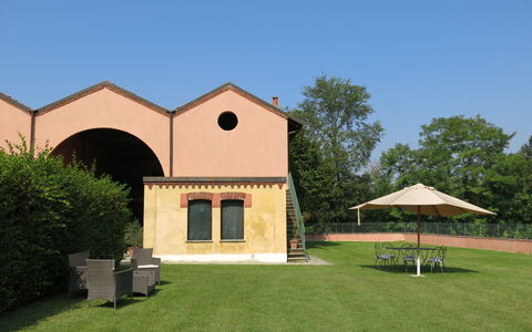 Villa Remotti: Property, House, Building, Grass, Roof, Real Estate, Shade, Lawn, Land Lot, Estate