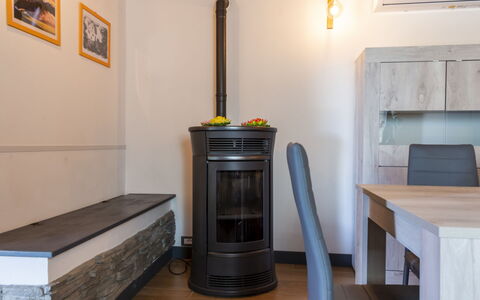 Cipresso: Property, Picture Frame, Kitchen Appliance, Wood, Stove, Kitchen Stove, Home Appliance, Interior Design, Kitchen, Flooring