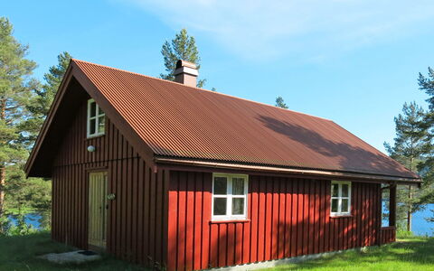 Saglia: Sky, Building, Window, Property, Cloud, Plant, Wood, Tree, House, Land Lot