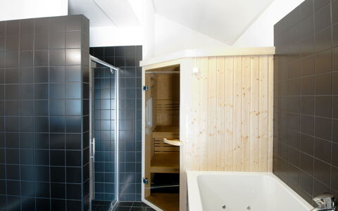 Oesterdam Resort: Room, Property, Bathroom, Interior Design, Architecture, House, Building, Tile, Ceiling, Floor