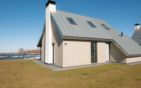 Oesterdam Resort: Property, House, Home, Roof, Siding, Building, Real Estate, Cottage, Architecture, Land Lot