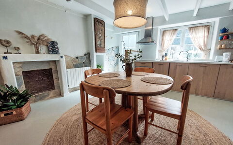 Gwenn: Furniture, Interior Design, Wood, Flooring, Chair, Dining Room, Table, Kitchen & Dining Room Table, Floor, Ceiling
