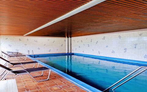 Vista Panorama: Swimming Pool, Leisure Centre, Architecture, Property, Leisure, Building, Wall, Ceiling, House, Room
