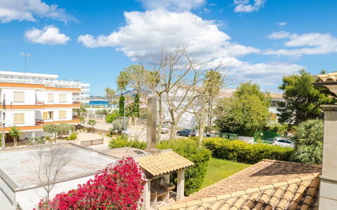 Los Girasoles: Property, Real Estate, Residential Area, Building, Daytime, Home, House, Sky, Tree, Cloud