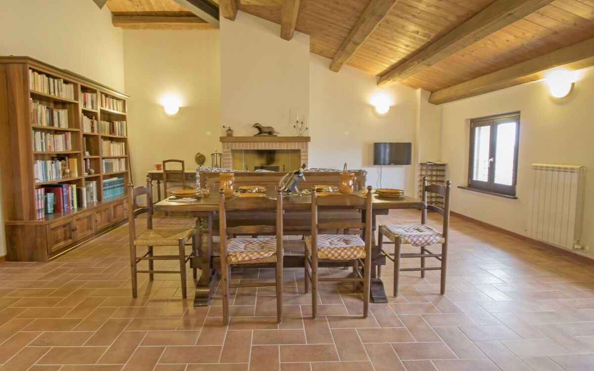 Accommodation:&nbsp;Collemontanino 200.2