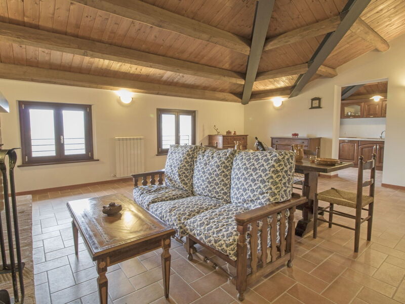 Accommodation:&nbsp;Collemontanino 200.2