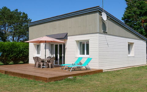 Les Mielles: Sky, Property, Plant, Window, Building, Tree, Wood, Land Lot, Cottage, House