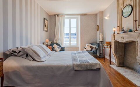La Batterie: Mirror, Window, Building, Comfort, Azure, Bed Frame, Wood, Interior Design, Shade, Cabinetry