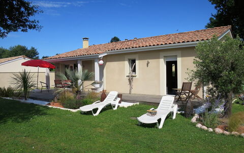 Mogador: Property, House, Home, Building, Real Estate, Cottage, Villa, Yard, Farmhouse, Backyard