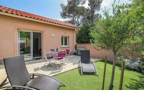 Villa Robinson: Property, House, Home, Real Estate, Building, Backyard, Yard, Patio, Courtyard, Estate