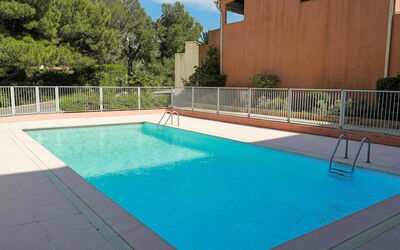 Saint-Raphaël 712: Water, Plant, Property, Swimming Pool, Building, Sky, Azure, Nature, Shade, Lighting