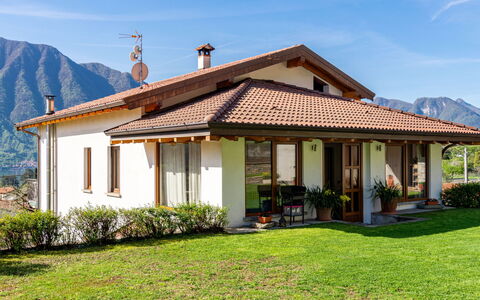 Villa del Sole: Sky, Plant, Building, Property, Window, Door, Cloud, House, Land Lot, Grass