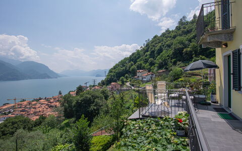 Casa Bel Sit: Vegetation, Hill Station, Property, Town, Sky, Tourism, Mountain, Hill, Coast, Tree