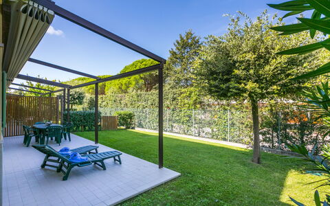 Accommodation:&nbsp;Green Village Eco Resort 609.2