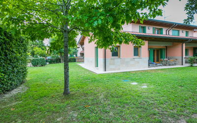 Accommodation:&nbsp;Green Village Eco Resort 609.4