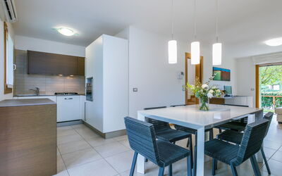 Accommodation:&nbsp;Green Village Eco Resort 609.4
