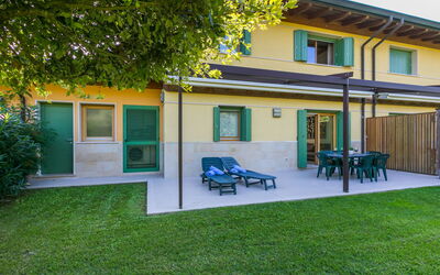 Accommodation:&nbsp;Green Village Eco Resort 609.2