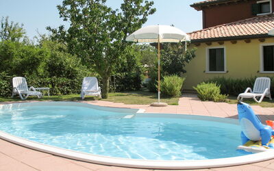 Lio Maggiore 601: Swimming Pool, Property, Leisure, Real Estate, House, Vacation, Resort, Building, Villa, Home