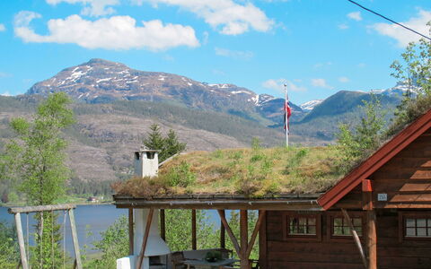 Elisabeth: Cloud, Sky, Plant, Mountain, Window, Ecoregion, Water, Nature, Highland, Natural Environment