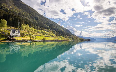 Villa Esefjord: Water, Mountainous Landforms, Mountain, Body Of Water, Natural Landscape, Highland, Hill, Bank, Watercourse, Lake
