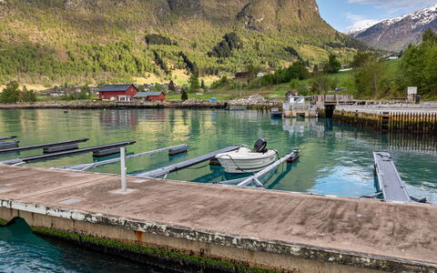 Hovsfjellet: Water, Body Of Water, Water Resources, Mountainous Landforms, Mountain, Waterway, Watercourse, Coastal And Oceanic Landforms, Hill, Pier