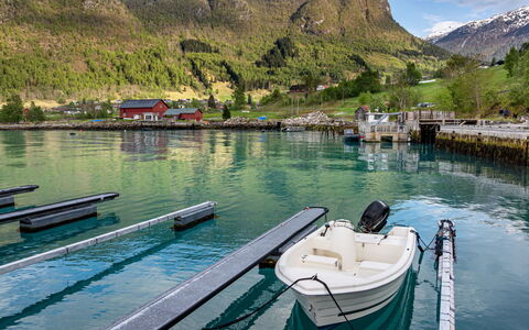 Hovsfjellet: Water, Body Of Water, Watercourse, Lake, Pier, Dock, Coastal And Oceanic Landforms, Boat, Tourist Attraction, Coast