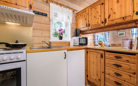 Synnøve: Cabinetry, Property, Countertop, Kitchen Appliance, Wood, Kitchen, Interior Design, Kitchen Stove, Home Appliance, Gas Stove