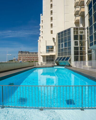 Biarritz 180: Water, Building, Sky, Azure, Swimming Pool, Window, Tower Block, Condominium, Rectangle, Urban Design
