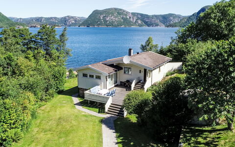Åptafjorden: Landscape, Coastal And Oceanic Landforms, Coast, Lake, Shore, Sound, Cottage, Reservoir, Loch