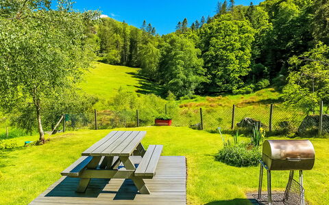 Nedregård: Rural Area, Picnic Table, Forest, Outdoor Table, Outdoor Furniture, Garden, Outdoor Bench, Park, Landscaping, Woodland