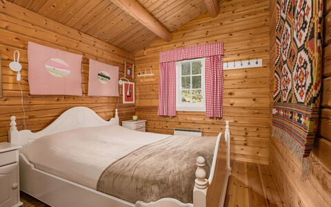 Fjellro: Wood, Furniture, Interior Design, Bedroom, Home, Floor, Flooring, House, Cottage, Bed