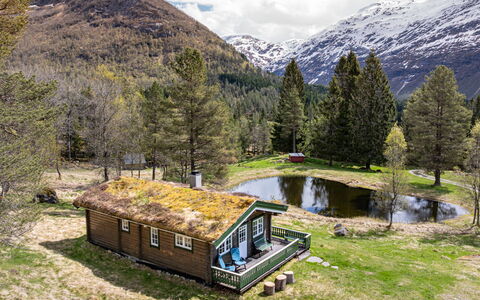Fjellro: Grass, Natural Landscape, House, Landscape, Cottage, Rural Area, Highland, Hut, Home, Mountain Range