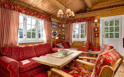 Fjellbris: Furniture, Interior Design, Wood, Ceiling, Couch, Flooring, Home, Living Room, Floor, Cottage
