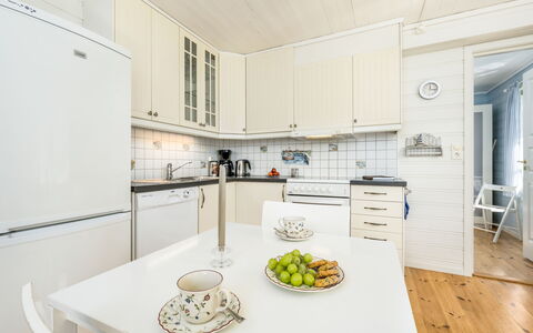 Arnafjord 609: Kitchen, Flooring, Kitchen Appliance, Wood, Interior Design, Floor, Ceiling, Cabinetry, Major Appliance, Countertop
