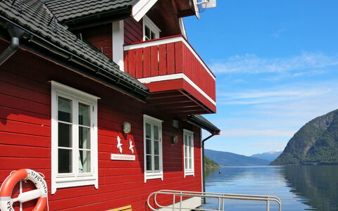 Arnafjord 609: Water, Sky, Cloud, Building, Property, Window, Blue, Wood, House, Architecture