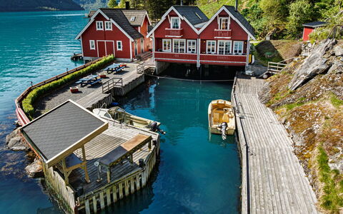 Krokeggi: Water, Body Of Water, Boat, Watercourse, Lake, Watercraft, Tourist Attraction, Channel, Dock, Cottage