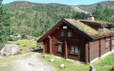 Steinbu: Plant, Sky, Mountain, Property, Window, Building, House, Tree, Natural Landscape, Wood