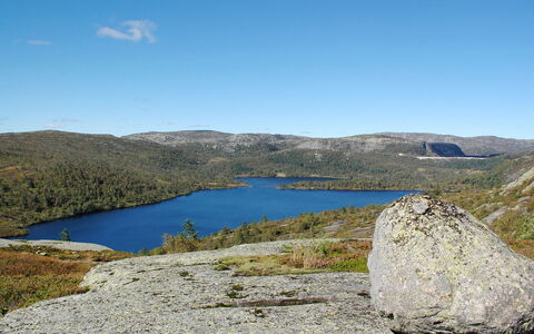 Torebu: Sky, Water, Water Resources, Mountain, Ecoregion, Plant, Cloud, Natural Landscape, Lake, Highland