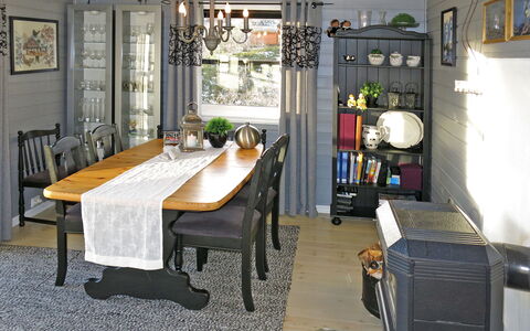 Karlbu: Property, Table, Chair, Picture Frame, Interior Design, Flooring, Floor, Cabinetry, Houseplant, Real Estate