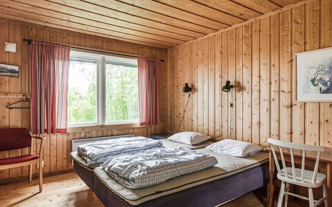 Högvallen Emma Elden: Furniture, Building, Window, Comfort, Wood, Textile, Architecture, Interior Design, Flooring