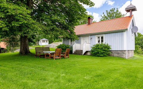 Hökagården: Plant, Building, Sky, Cloud, Tree, Natural Landscape, Land Lot, House, Window, Landscape