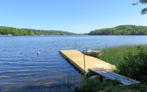 Fågelkärr Sjöstugan: Water, Sky, Plant, Tree, Natural Landscape, Lake, Watercourse, Coastal And Oceanic Landforms, Wood